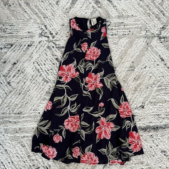 NWT Floral Dress with tie up sides! - Picture 1 of 4